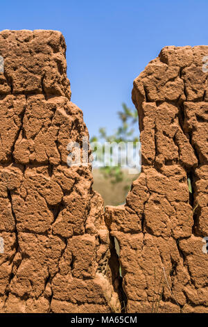 Tamboho, adobe wall typique des Hautes Terres malgaches Banque D'Images