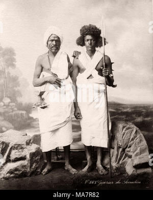 19e siècle vintage photo - Égypte - portrait de deux hommes arabes du quartier Bishareen Banque D'Images