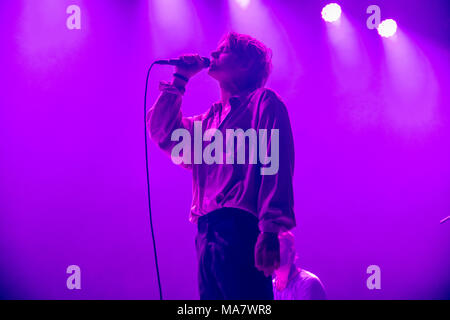 Norvège, Oslo - 2 mars, 2018. Le projet de l'école danoise de synthpop X effectue un concert live de la Rockefeller au cours de la vitrine et de la musique festival norvégien par Larm 2018 conférence à Oslo. (Photo crédit : Gonzales Photo - Stian S. Moller). Banque D'Images