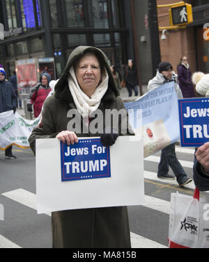 Don de Vie internationale rassemblement annuel et la marche des groupes pro-vie et les particuliers ont eu lieu le dimanche 24 mars 2018 à Manhattan. Banque D'Images