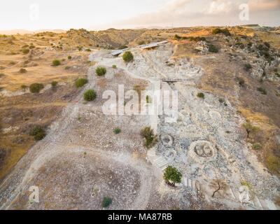 Vue aérienne du site du patrimoine mondial de l'archéologique de Larnaca, Chypre. Voir d'Khirokoitia, une ancienne archéologique néolithique préhistorique Banque D'Images