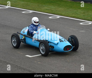 Le circuit de Goodwood Motor, Goodwood, Chichester, West Sussex, Angleterre, le 17 mars 2018, 18 mars 2018, James Willis, Pierce MG, l'Aubépine Trophy traverse Banque D'Images