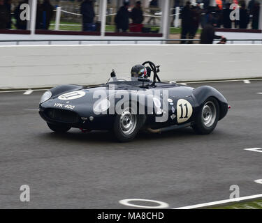 Le circuit de Goodwood Motor, Goodwood, Chichester, West Sussex, Angleterre, le 17 mars 2018, 18 mars 2018, Andrew Hall, Cooper T38 Jaguar dans le Salvadori Banque D'Images