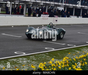 Le circuit de Goodwood Motor, Goodwood, Chichester, West Sussex, Angleterre, le 17 mars 2018, 18 mars 2018, Martin Stretton, Lister Jaguar dite nodulaire, lauréat o Banque D'Images