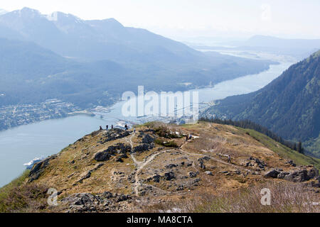 Le printemps vue sur ville de Mount Roberts Juneau (Alaska). Banque D'Images