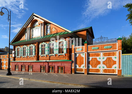 Vieille maison en couleur des Tatars de Kazan, Russie Banque D'Images