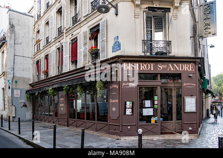 Un bistrot traditionnel à Paris Banque D'Images