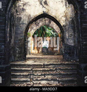 Old Presbyterian Church ruins Ross Island, port blair, Andaman et Nicobar en Inde. l'ancien escalier abandonnés. Entrée de l'immeuble abandonné dil. Banque D'Images