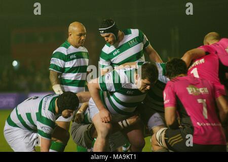 Newcastle Upon Tyne, Angleterre, 30 mars 2018. Les joueurs de Newcastle Falcons préparation à une mêlée contre Brive dans l'European Challenge Cup quart finale à Kingston Park. Crédit : Colin Edwards/Alamy Live News. Banque D'Images