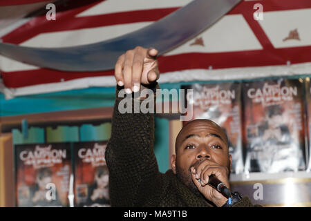 Paris, France. 30Th Mar, 2018. Lord Kossity Singer assiste à la soirée d'ouverture de la Foire du Trône au profit de l'Institut Rafaël le 30 mars 2018 à Paris, France. Credit : Bernard Menigault/Alamy Live News Banque D'Images