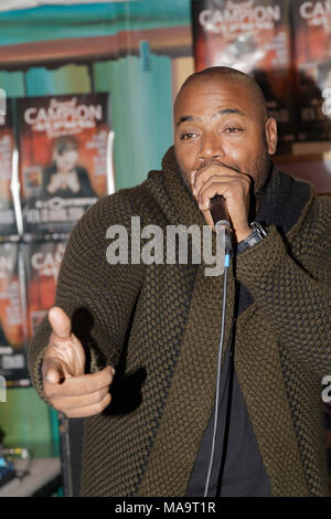 Paris, France. 30Th Mar, 2018. Lord Kossity Singer assiste à la soirée d'ouverture de la Foire du Trône au profit de l'Institut Rafaël le 30 mars 2018 à Paris, France. Credit : Bernard Menigault/Alamy Live News Banque D'Images