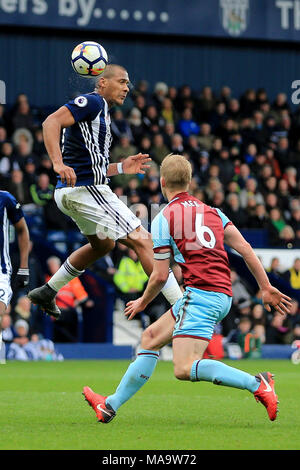 West Bromwich , UK, 31 Mar 2018. José Salomon Rondon de West Bromwich Albion têtes à objectif. Premier League, West Bromwich Albion v Burnley à The Hawthorns Stadium à West Bromwich le samedi 31 mars 2018. Cette image ne peut être utilisé qu'à des fins rédactionnelles. Usage éditorial uniquement, licence requise pour un usage commercial. Aucune utilisation de pari, de jeux ou d'un seul club/ligue/dvd publications. Photos par Paul Roberts/Andrew Orchard la photographie de sport/Alamy live news Banque D'Images