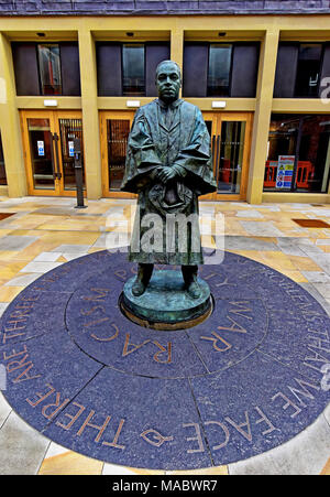 Statue de Dr Martin Luther King commémorant sa visite à l'Université de Newcastle en 1967 Banque D'Images