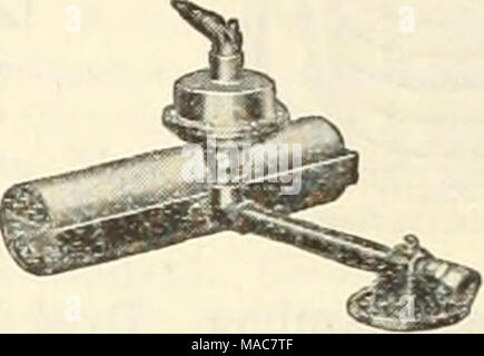 . Du milieu de l'été 1934 Dreer liste . Le Roi de la pluie Grand Cercle sprinkleur sprinkleurs sprinkleur pelouse, gazon. Nous sommes inscription mais deux des nombreuses variétés que nous avons en stock. Liste complète envoyée sur demande. Le Roi de la pluie. Roi^ La pluie est différent de tout autre sprinlder. Renouvelables ou à l'arrêt -pulvérisation fine ou grossière - rapide ou lent. De conception simple et robuste. Couvre une superficie de 8 à 60 pieds de diamètre, 2,00 $ services postpayés. L'amélioration de la Roi de la pluie. "L'A-1", S3.00 services postpayés. L'équipement de dépoussiérage et de pulvérisation pulvérisateur à main Français Banque D'Images