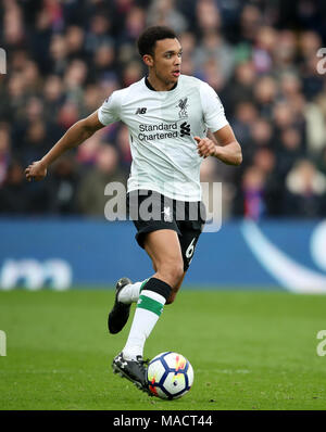 Trent Alexander-Arnold de Liverpool pendant le match de la Premier League à Selhurst Park, Londres. APPUYEZ SUR ASSOCIATION photo. Date de la photo: Samedi 31 mars 2018. Voir PA Story FOOTBALL Palace. Le crédit photo devrait se lire comme suit : Adam Davy/PA Wire. RESTRICTIONS : aucune utilisation avec des fichiers audio, vidéo, données, listes de présentoirs, logos de clubs/ligue ou services « en direct » non autorisés. Utilisation en ligne limitée à 75 images, pas d'émulation vidéo. Aucune utilisation dans les Paris, les jeux ou les publications de club/ligue/joueur unique. Banque D'Images