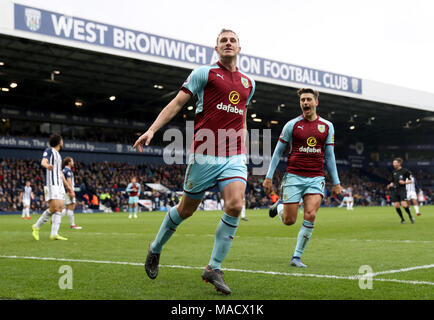 Burnley's Chris Wood célèbre marquant son deuxième but de côtés du jeu pendant la Premier League match à The Hawthorns, West Bromwich. Banque D'Images