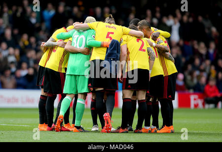 Watford a participé à un caucus avant le lancement du match de la Premier League à Vicarage Road, Londres. APPUYEZ SUR ASSOCIATION photo. Date de la photo: Samedi 31 mars 2018. Voir PA Story FOOTBALL Watford. Le crédit photo doit être le suivant : Mark Kerton/PA Wire. RESTRICTIONS : aucune utilisation avec des fichiers audio, vidéo, données, listes de présentoirs, logos de clubs/ligue ou services « en direct » non autorisés. Utilisation en ligne limitée à 75 images, pas d'émulation vidéo. Aucune utilisation dans les Paris, les jeux ou les publications de club/ligue/joueur unique. Banque D'Images