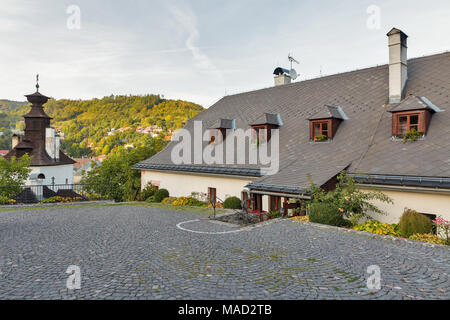 Banska Stiavnica townscape avec tour de cognement de thé ou au premier plan, la Slovaquie. Banque D'Images