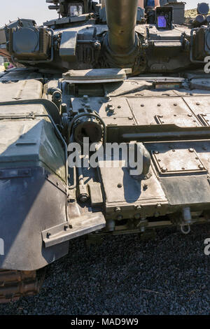 Formation KADAMOVSKIY TERRE, région de Rostov, en Russie, le 26 août 2017 : modernisation réservoir T-90A, Vue de face Banque D'Images