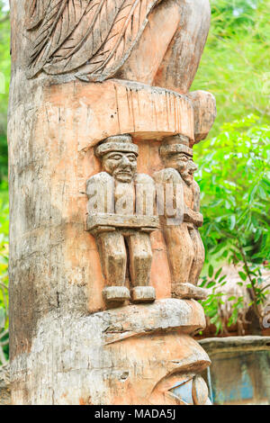 Statue en bois sculpté Banque D'Images