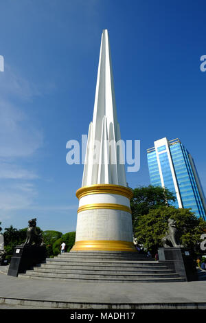 Yangon, Myanmar - Oct 16, 2015. Avis de Maha Bandula Parc avec indépendance Monument à Yangon, Myanmar. Banque D'Images