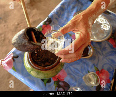 Sucre de palme traditionnel au petit village dans la région de Bagan, Myanmar. Banque D'Images