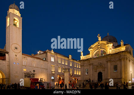 Tour de l'horloge, la colonne d'Orlando et l'Église Saint-blaise, Loggia Square, old town, Dubrovnik, Croatie Banque D'Images