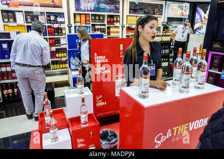 Buenos Aires Argentina, Ministro Pistarini aéroport international Ezeiza EZE, terminal porte, intérieur intérieur, shopping shopper shoppers shopping magasins marché m Banque D'Images