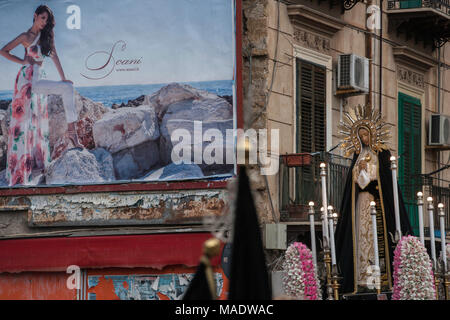 Palerme, Italie. 30Th Mar, 2018. Procession du Vendredi saint, célébration de Pâques dans la ville de Palerme, Sicile, Italie. Crédit : Antonio Melita/Pacific Press/Alamy Live News Banque D'Images