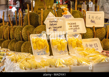 Durian fruit pour la vente, ou Tor Kor market, Bangkok, Thaïlande Banque D'Images
