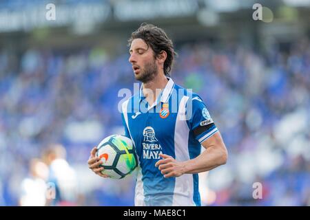 Espagne - 1er avril : milieu de terrain de l'Espanyol Esteban Granero (23) pendant le match entre l'Espanyol v Alaves pour le cycle 30 de la Liga Santander, jouée au stade Cornella-El Prat sur 1e avril 2018 à Barcelone, Espagne. (Crédit : Mikel Trigueros / Urbanandsport / Presse Presse Cordon Cordon) Crédit : CORDON PRESS/Alamy Live News Banque D'Images