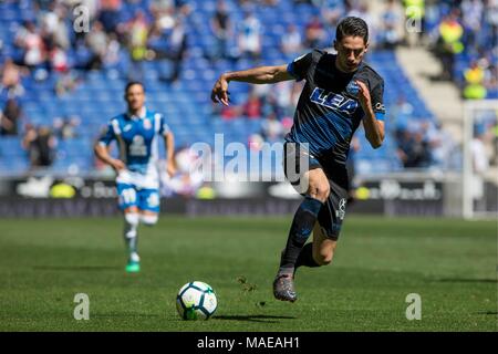 Espagne - 1er avril : Alaves avant Ruben Sobrino (7) pendant le match entre l'Espanyol v Alaves pour le cycle 30 de la Liga Santander, jouée au stade Cornella-El Prat sur 1e avril 2018 à Barcelone, Espagne. (Crédit : Mikel Trigueros / Urbanandsport / Presse Presse Cordon Cordon) Crédit : CORDON PRESS/Alamy Live News Banque D'Images