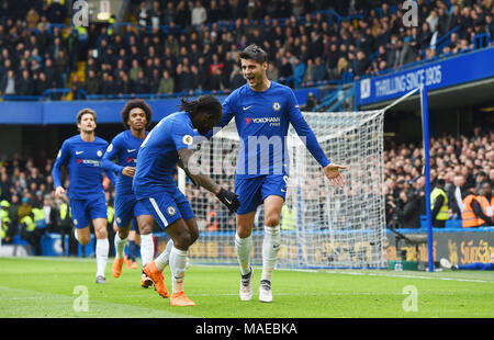 Alvaro Morata vu notation et de célébrer le premier but lors de la Premier League match entre Chelsea et Tottenham Hotspur à Stamford Bridge, le 1er avril 2018 à Londres, en Angleterre. (Photo de Zed Jameson/phcimages.com) : PHC Crédit Images/Alamy Live News Credit : PHC Images/Alamy Live News Credit : PHC Images/Alamy Live News Banque D'Images