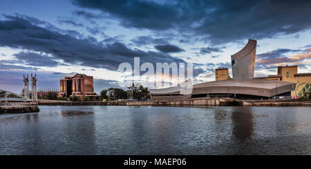 Tôt le matin à Media City, Salford Quays, Manchester, Angleterre, Royaume-Uni Banque D'Images
