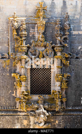 La célèbre fenêtre salle capitulaire du Couvent du Christ à Tomar, Portugal, un exemple bien connu de style manuélin. Un site du patrimoine mondial depuis 1983 Banque D'Images