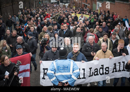 Birmingham, West Midlands, Royaume-Uni. Le 24 mars 2018. Des milliers de manifestants convergent vers le centre-ville de Birmingham organisé par trois groupes : Fo Banque D'Images