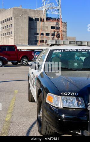 Département de police de Houston voitures de patrouille stationné à Houston Texas USA Banque D'Images