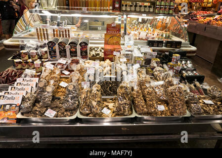 Marché couvert de la Boqueria près de La Rambla, Barcelone, Espagne Banque D'Images