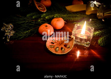 Candle lit romantique de table pour le dîner de Noël Banque D'Images