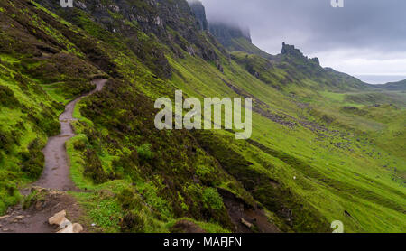 Vue panoramique du Quiraing, île de Skye, en Ecosse. Banque D'Images