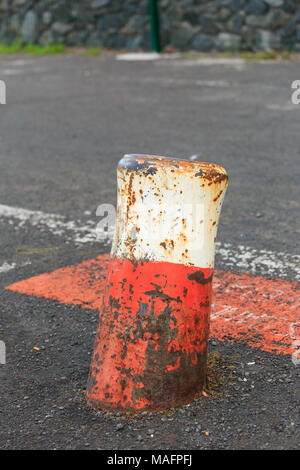Taquet pour l'amarrage des bateaux anciens - notion de droit Banque D'Images