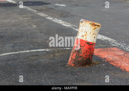 Taquet pour l'amarrage des bateaux anciens - notion de droit Banque D'Images