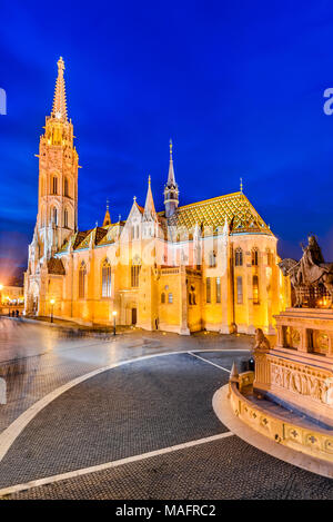 Budapest, Hongrie. L'Église Matyas, Buda Hill au demi-heure. Banque D'Images