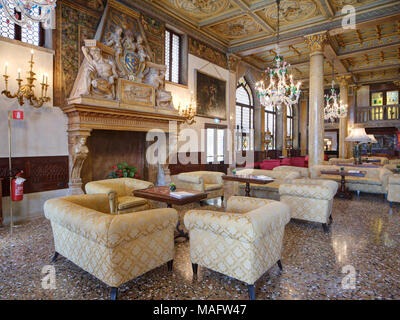 L'intérieur du luxueux hôtel Danieli à Venise/ Banque D'Images