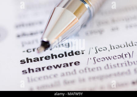 Une macro shot montrant la définition du mot actionnaire dans un dictionnaire anglais Banque D'Images