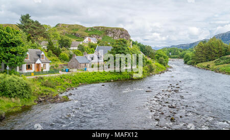 Vue panoramique de Poolewe, petit village de Wester Ross dans le nord-ouest des Highlands d'Écosse. Banque D'Images