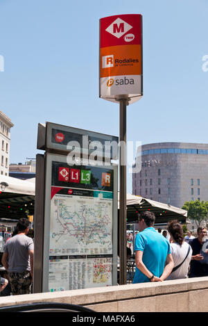 Signe de métro à Barcelone, Espagne Banque D'Images