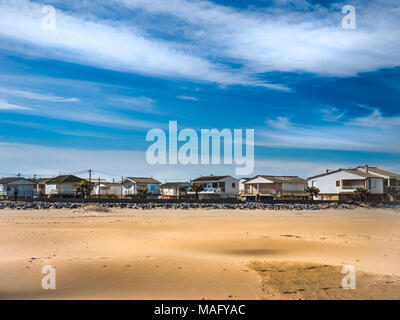 Locations de maisons de plage à Gruissan sur une journée d'hiver ensoleillée Banque D'Images