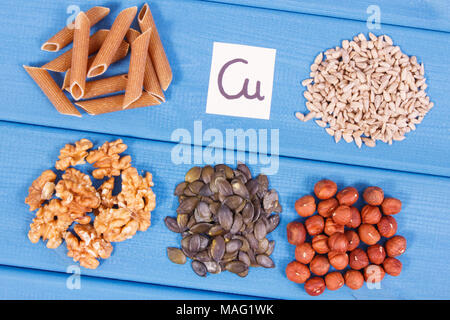 Les aliments sains contenant du cuivre, fibres alimentaires et de minéraux naturels, concept d'une alimentation saine Banque D'Images