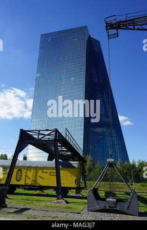 Banque centrale européenne, Weseler Werft, grue, à quai dans la liste, l'Allemagne, Francfort Banque D'Images